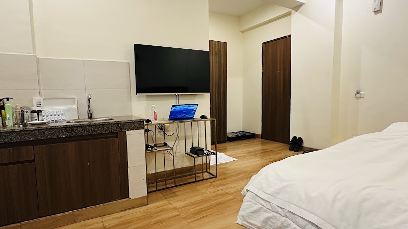 Amahi Inn - Amahi Inn Near, Signature Tower, Saini Khera Village, Sector 30, Gurugram, Haryana 122001, India