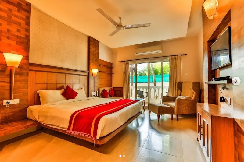Shining Sand Beach Resort - Shining Sand Beach Resort, Baga Calangute Rd, Khobra Waddo, Baga, Calangute, Goa 403516, India