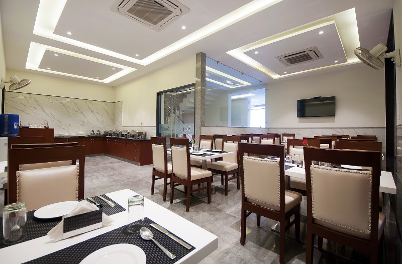 Hotel Z Suites Near IGI Airport Delhi - Hotel Z Suites Near IGI Airport Delhi A-252/1 Road No-6, NH-8, near IGI Road, Block RZ, Mahipalpur Extension, Mahipalpur, New Delhi, Delhi 110037, India