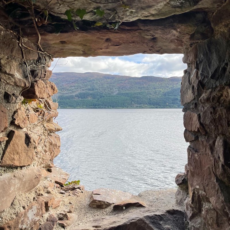 Urquhart Castle - Urquhart Castle Drumnadrochit, Inverness IV63 6XJ, UK