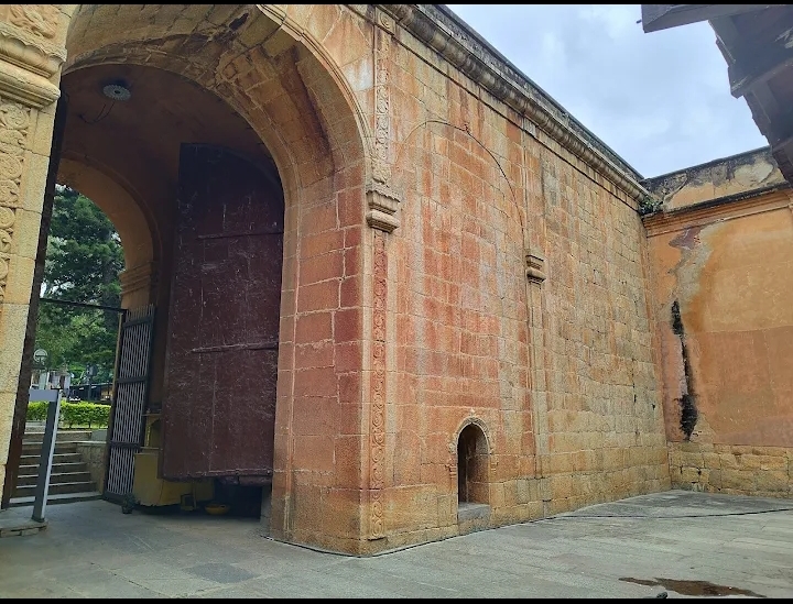 Bengaluru Fort - Bengaluru Fort XH7G+49C, Krishna Rajendra Rd, New Tharagupet, Bengaluru, Karnataka 560002, India