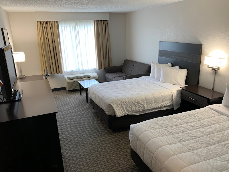 HomeTown Inn East Syracuse - HomeTown Inn East Syracuse, 6611 Old Collamer Rd S, East Syracuse, NY 13057, USA
