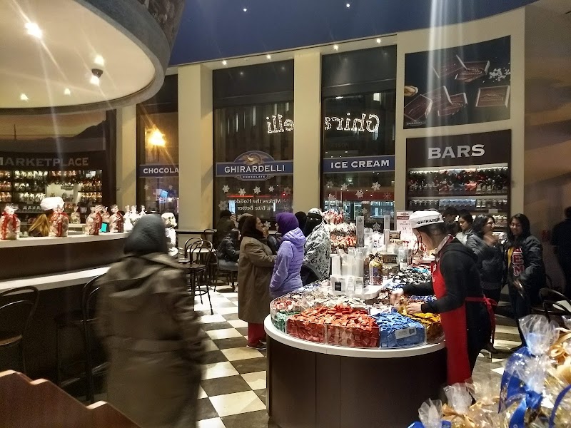 Ghirardelli Chocolate To Go - Ghirardelli Chocolate To Go, 801 Beach St, San Francisco, CA 94109, USA