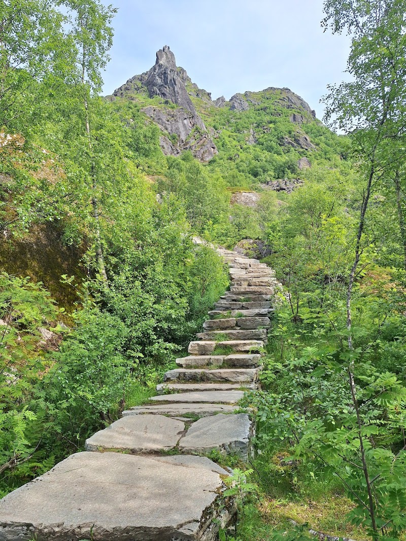 Sherpa Stairs to Djevelporten - Sherpa Stairs to Djevelporten Blåtindveien 8300, 8300 Svolvær, Norway