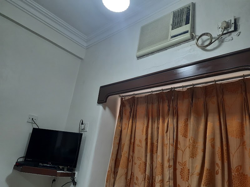 Mogul Palace Hotel - Mogul Palace Hotel, 20, Dontad Cross Ln, off Yusuf Meher Ali Road, Pydhonie, Mandvi, Mumbai, Maharashtra 400009, India