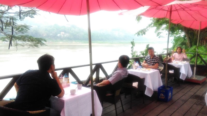 Anisa Riverside Guesthouse - Anisa Riverside Guesthouse, V4VP+PW2, Khem Khong, Luang Prabang, Laos