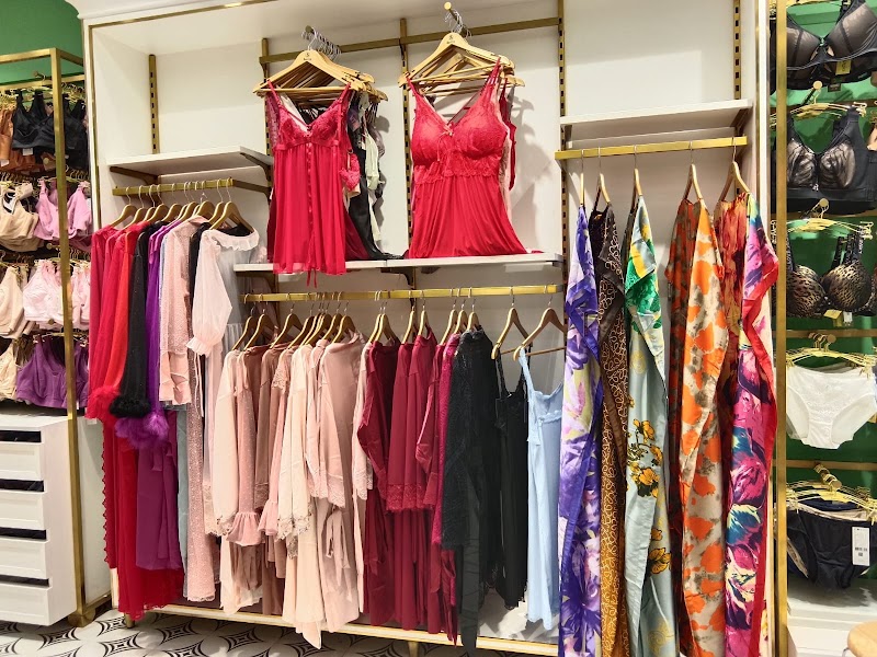 Savvyy@MGF Metropolitan - Savvyy@MGF Metropolitan FF-15, MGF Metropolitan Mall, Mehrauli-Gurgaon Rd, DLF Phase 2, Sector 25, Gurugram, Haryana 122009, India