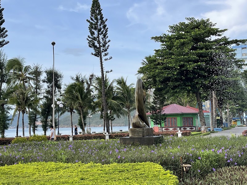 Bãi biển Quy Nhơn-Tượng đài chiến thắng - Bãi biển Quy Nhơn-Tượng đài chiến thắng, Q69M+VQJ, Bãi biển, Quy Nhơn, Gia Lai, Vietnam