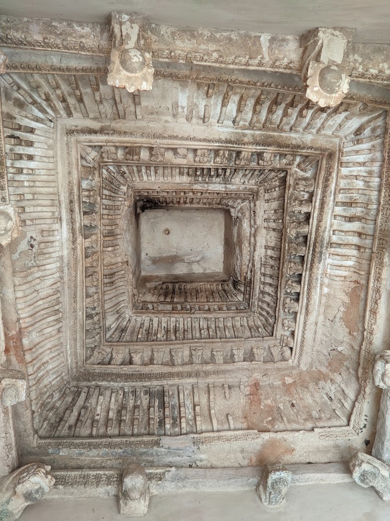 Queen's Bathhouse - Queen's Bathhouse, 8F7C+9X9, Kamalapura, Karnataka 583221, India