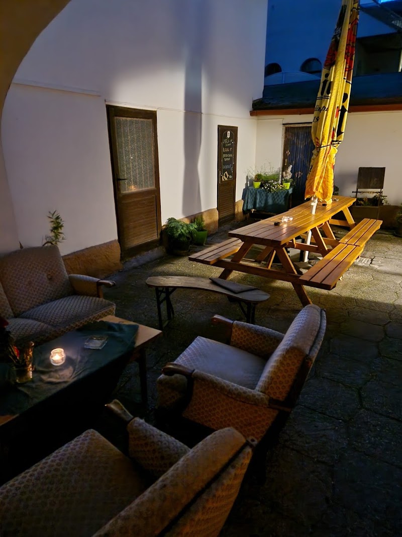 Music bar U Šesti strun - Music bar U Šesti strun Soukenická 162/16, Vnitřní Město, 397 01 Písek-Písek 1, Czechia
