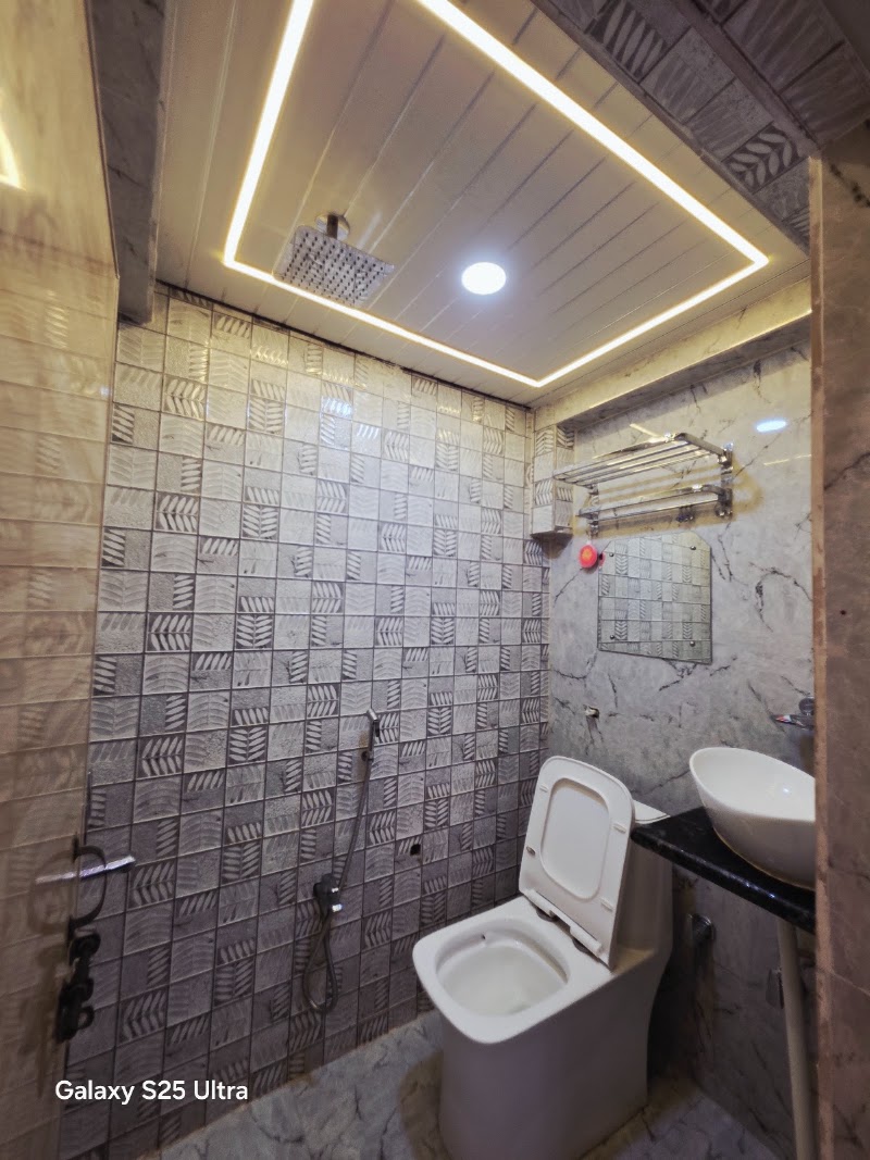 SHIV GANGA HOME STAY - SHIV GANGA HOME STAY, Ganesh Mahal Ln, Jangambari, Bangali Tola, Varanasi, Uttar Pradesh 221001, India