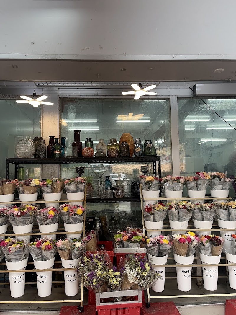 Pak Khlong Talat (Flower Market) - Pak Khlong Talat (Flower Market) สน พระราชวัง ปาก คลองตลาด - วัดกัลยาณมิตร, Khwaeng Wang Burapha Phirom, Khet Phra Nakhon, Krung Thep Maha Nakhon 10200, Thailand