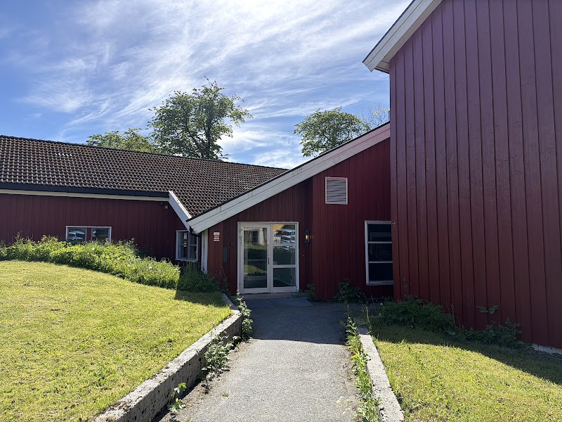 KOS Lofoten Café - KOS Lofoten Café, Bernt Salvesens vei 2, 8300 Svolvær, Norway