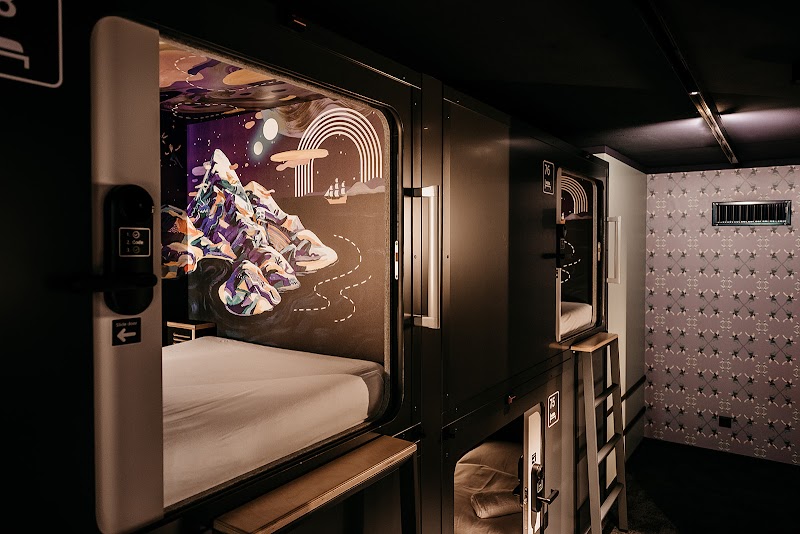 Capsule Hotel - Lucerne Old Town - Capsule Hotel - Lucerne Old Town Zürichstrasse 33, 6004 Luzern, Switzerland