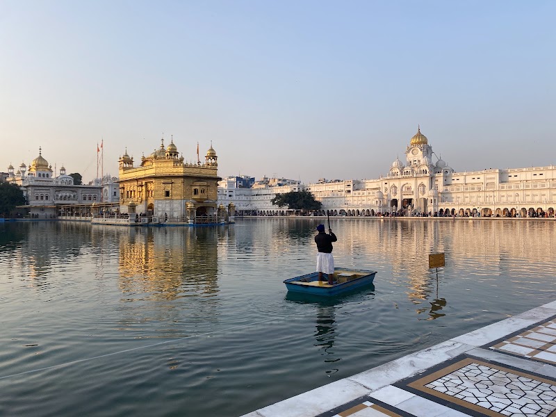 Sri Harmandir Sahib - Sri Harmandir Sahib Atta Mandi, Katra Ahluwalia, Amritsar, Amritsar Cantt., Punjab 143006, India
