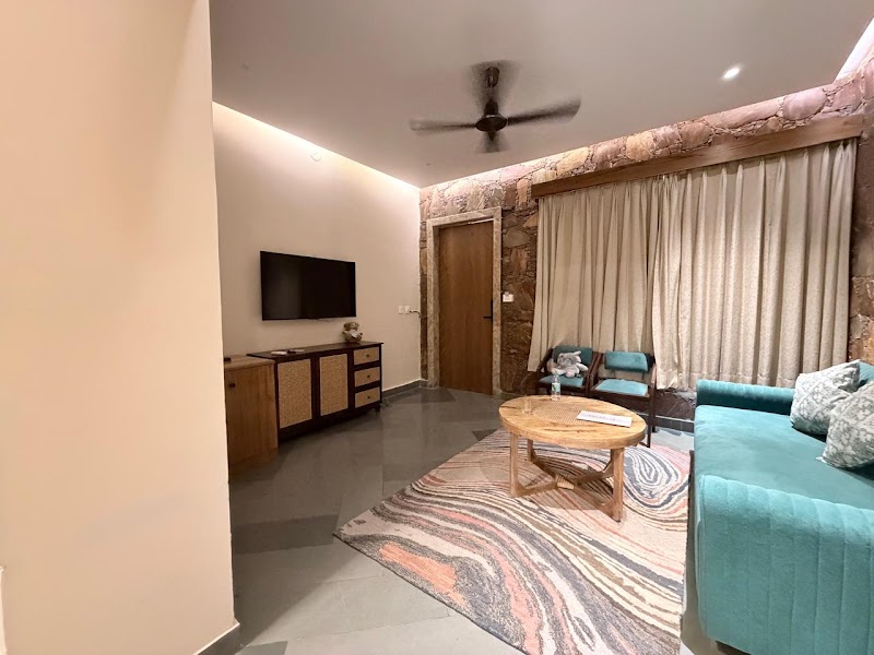 Maanya by the lake By Samav hotels - Maanya by the lake By Samav hotels HMW7+5R3, Rani Rd, near Sanjay Gandhi Park, Fateh Sagar Lake, Udaipur, Rajasthan 313004, India