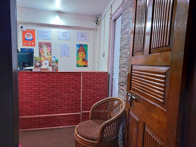 Crown Ville Guest House !! Direct Kunchanjunga Mountain View !! Hotels in Darjeeling !! Hill View !! Near Mall Road - Crown Ville Guest House !! Direct Kunchanjunga Mountain View !! Hotels in Darjeeling !! Hill View !! Near Mall Road 10/1- A, Cooch behar road, near T.v tower, below Junior B.T College, Tungsung Basti, Darjeeling, West Bengal 734101, India