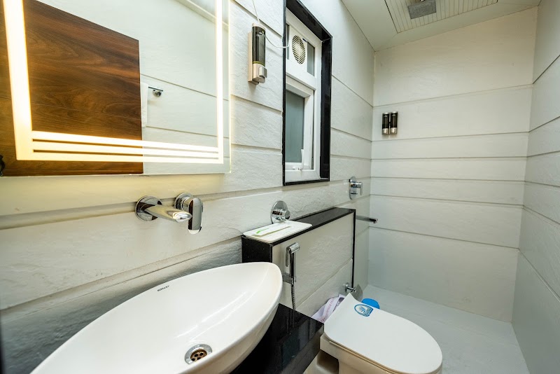 The Burdwan Inn Hotel - The Burdwan Inn Hotel Ganganagar Ward, 5, Burdwan Rd, Ward 5, Dist, Siliguri, West Bengal 734005, India