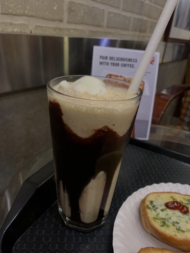 Café Coffee Day - Café Coffee Day SLT Water Front Gaurav Path, Ge Road, Lake, opp. Telibandha, Moulipara, Telibandha, Raipur, Chhattisgarh 492001, India