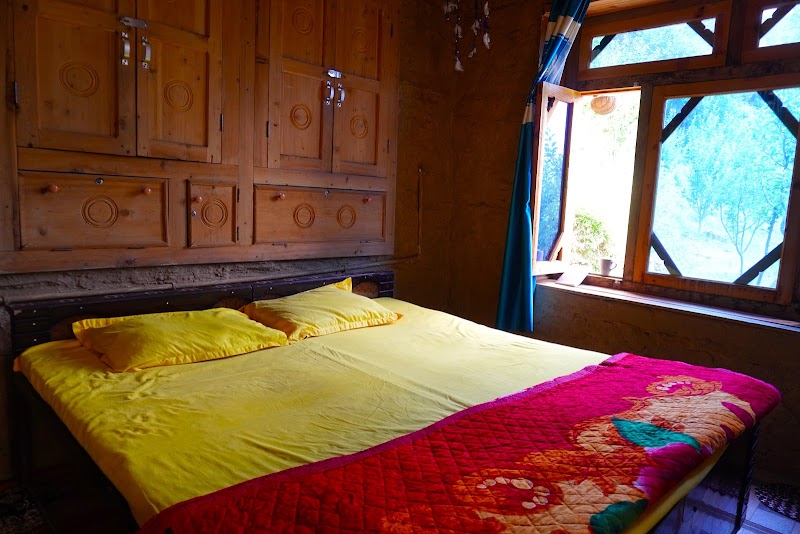 Yathra Lahari FarmStay - Yathra Lahari FarmStay H. NO75/1,Dhardi, J8Q6+29Q Pujali P. O, Bala Gad, Jibhi, Himachal Pradesh 175123, India