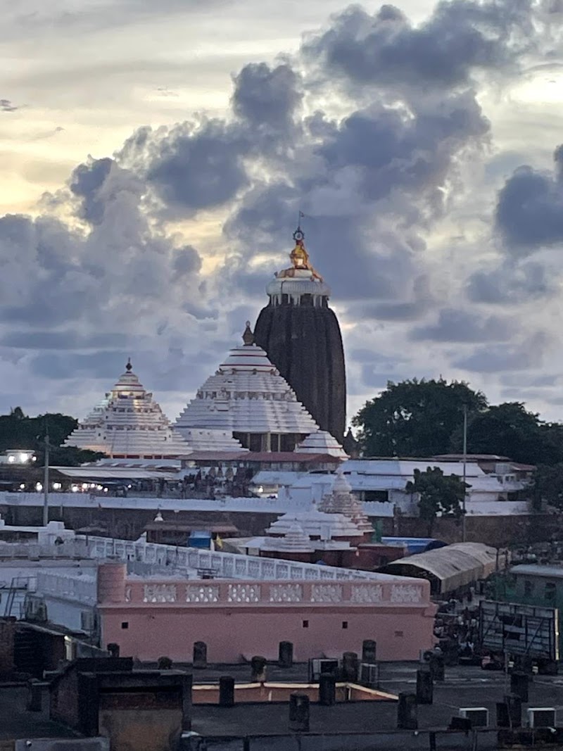 Shree Dham Palace