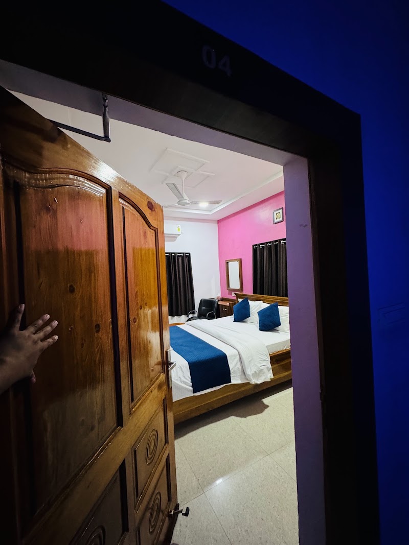 HOTEL MAITRI INN - HOTEL MAITRI INN At- Nrushinghpada, Paikamal Nrusinghnath Road, Paikamal, Odisha 768039, India