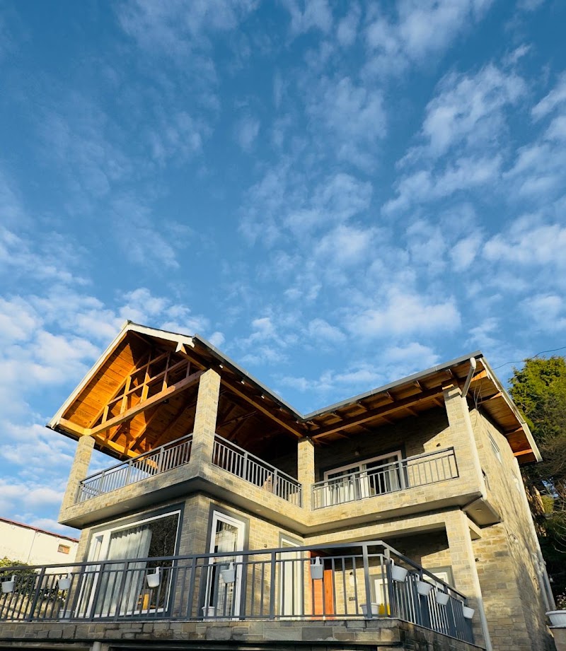 The Mountain Escape ( A Luxury home stay)