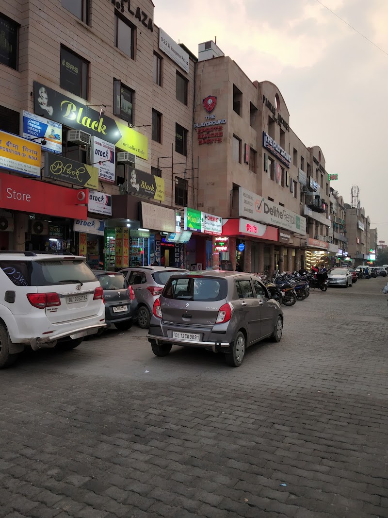 Sector 11 Market, Dwarka - Sector 11 Market, Dwarka, H2PV+QFW, Pocket 4, Sector 5, Dwarka, Delhi, 110075, India