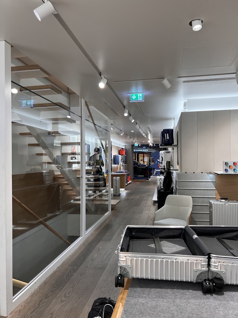 RIMOWA Frankfurt Store - RIMOWA Frankfurt Store, Goethestraße 23, 60313 Frankfurt am Main, Germany