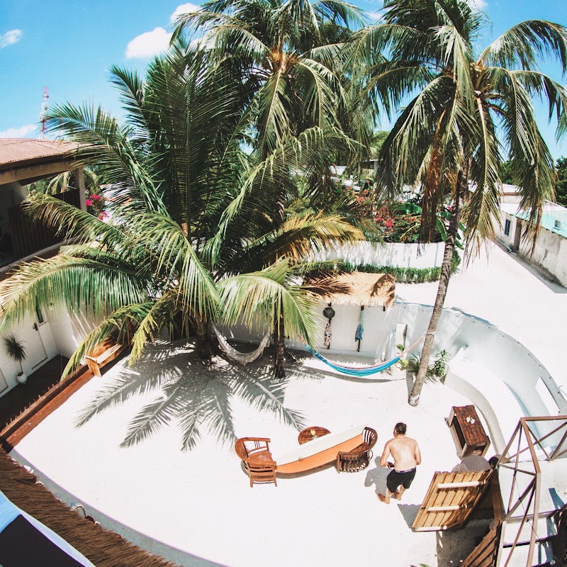 Twin Palms Surfhouse Maldives - Twin Palms Surfhouse Maldives Rehendhi, Thulusdhoo 08040, Maldives