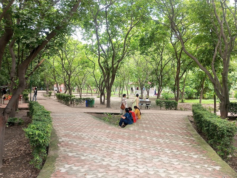 District Park I.P. Extension - District Park I.P. Extension, J8G6+C6F, Khichripur Rd, I.P.Extension, Patparganj, Delhi, 110092, India