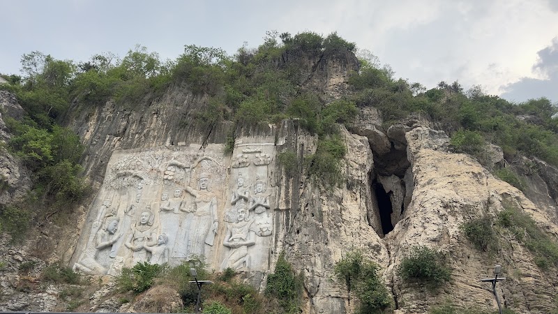 Bat cave, Killing cave, bamboo train and handicraft tour - Bat cave, Killing cave, bamboo train and handicraft tour, Tea Cham Rath St, Krong Battambang 02000, Cambodia