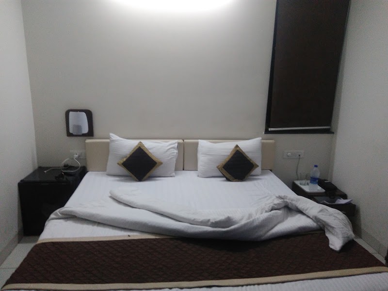 OYO 14427 Hotel RK Palace - OYO 14427 Hotel RK Palace, rnb chittorgarh d.i.c office, WJ8F+HGP, RIICO Industrial Area, Chittorgarh, Rajasthan 312001, India