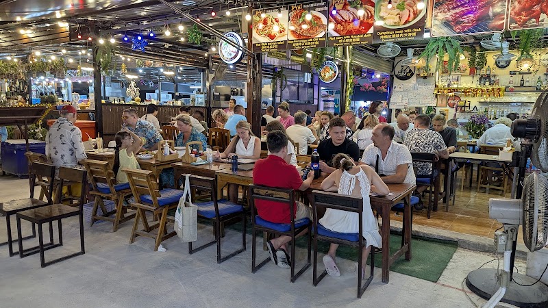 Karon Night Market - Karon Night Market 456, Karon Beach, Tambon Karon, Amphoe Mueang Phuket, Chang Wat Phuket 83100, Thailand