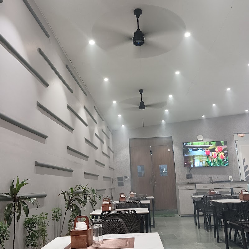 FOOD FRENZY - FOOD FRENZY FOOD FRENZY, near excel educational institute, Postal Colony, Pachpedi Naka, Raipur, Mathpurena, Chhattisgarh 492001, India