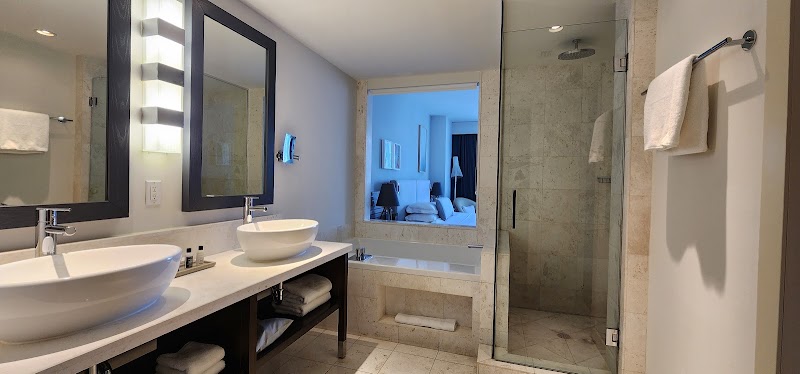 Kimpton EPIC Hotel - Kimpton EPIC Hotel 270 Biscayne Blvd Way, Miami, FL 33131, USA