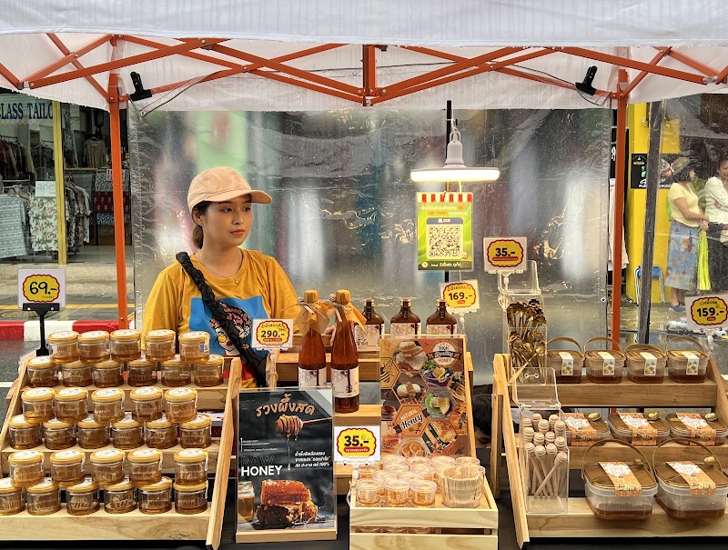 Chartered Walking Street ถนนคนเดินชาร์เตอร์ - Chartered Walking Street ถนนคนเดินชาร์เตอร์ 66 Phangnga Rd, Tambon Talat Yai, Amphoe Mueang Phuket, Chang Wat Phuket 83000, Thailand
