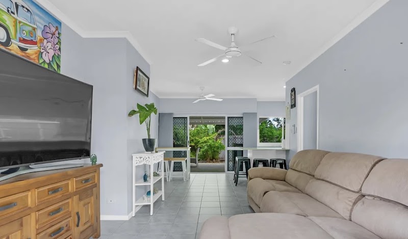 Nicole Bragg | Ray White | Cairns - Nicole Bragg | Ray White | Cairns 86-88 Woodward St, Edge Hill QLD 4870, Australia