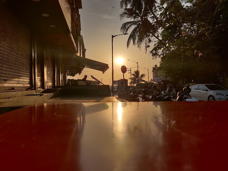 The J - The J Gagangiri Apartment, 2/A, Sangeet Samrat Naushad Ali Rd, Union Park, Bandra West, Mumbai, Maharashtra 400052, India