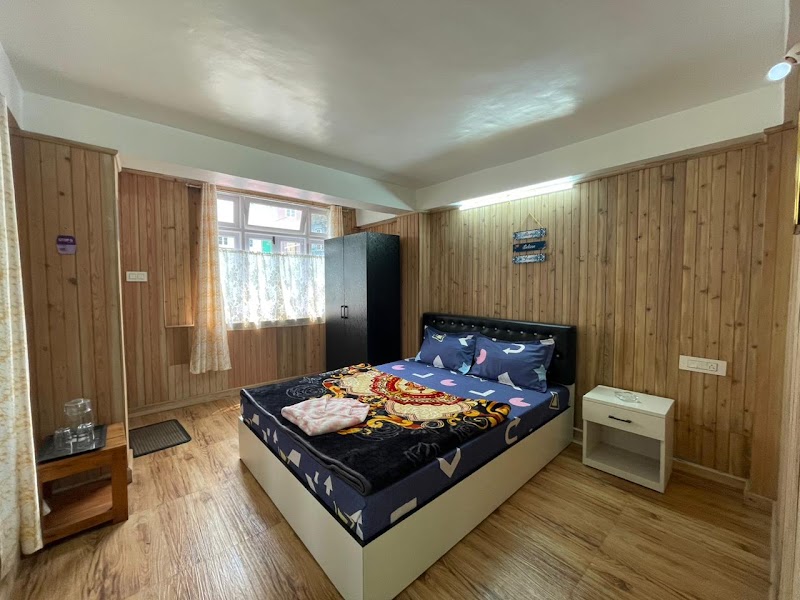 Mountain Manor Homestay - Mountain Manor Homestay 11, dr yen singh road, near st roberts school, Chauk Bazaar, Darjeeling, West Bengal 734101, India