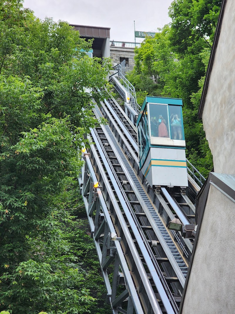 Funiculaire du Vieux-Québec - Funiculaire du Vieux-Québec, 16 Rue du Petit Champlain, Québec, QC G1K 4H4, Canada