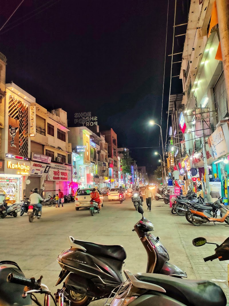 Bapu Bazaar Shopping Street, Udaipur - Bapu Bazaar Shopping Street, Udaipur, 233-229, Bapu Bazar Main Rd, Old City, Bapu Bazar, Nada Khada, Udaipur, Rajasthan 313001, India