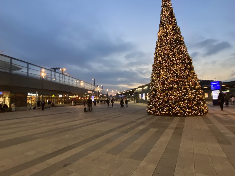 Wien Hauptbahnhof - Wien Hauptbahnhof Am Hbf 1, 1100 Wien, Austria
