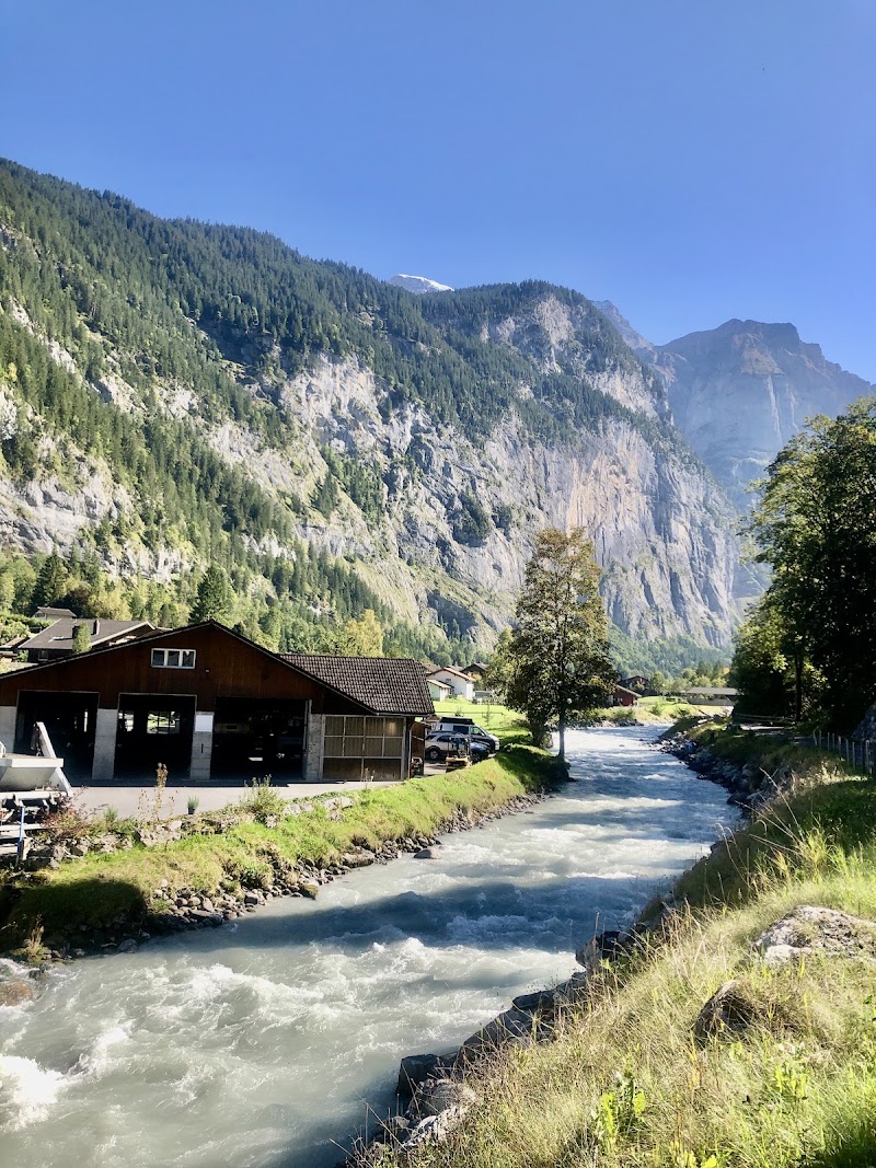 Staubbach Falls Viewpoint - Staubbach Falls Viewpoint Beim Staubbach, 3822 Lauterbrunnen, Switzerland