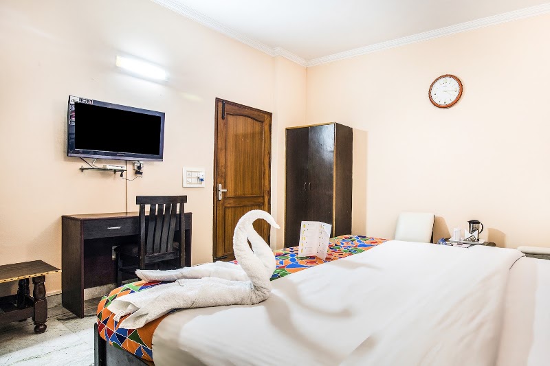 FabExpress Ivy Inn - Hotel in Sector 35, Noida - FabExpress Ivy Inn - Hotel in Sector 35, Noida A, 16, SUMATRA Hospital Marg, Sector 35, Noida, Uttar Pradesh 201307, India