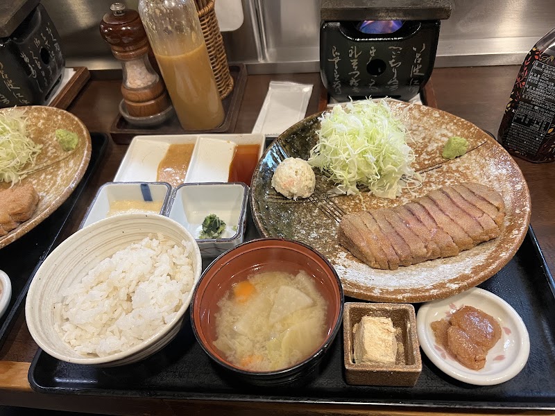Gyukatsu Motomura Shibuya Branch - Gyukatsu Motomura Shibuya Branch Japan, 〒150-0002 Tokyo, Shibuya, 3-chōme−18−１０ 大野ビル2号館 B1F