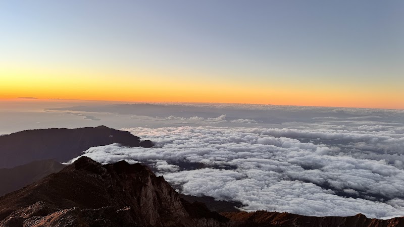 Parman Trekker Guide / Rinjani Trekking Specialist ( Lombok Trekking Tour Organizer ) - Parman Trekker Guide / Rinjani Trekking Specialist ( Lombok Trekking Tour Organizer ), Jl. Pariwisata, Senaru, Kec. Bayan, Kabupaten Lombok Utara, Nusa Tenggara Bar. 83354, Indonesia