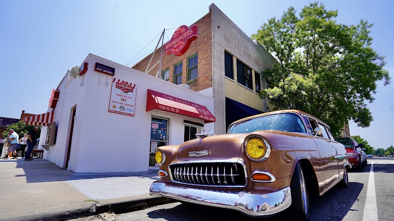 The Cozy Inn - The Cozy Inn, 108 N 7th St, Salina, KS 67401, USA