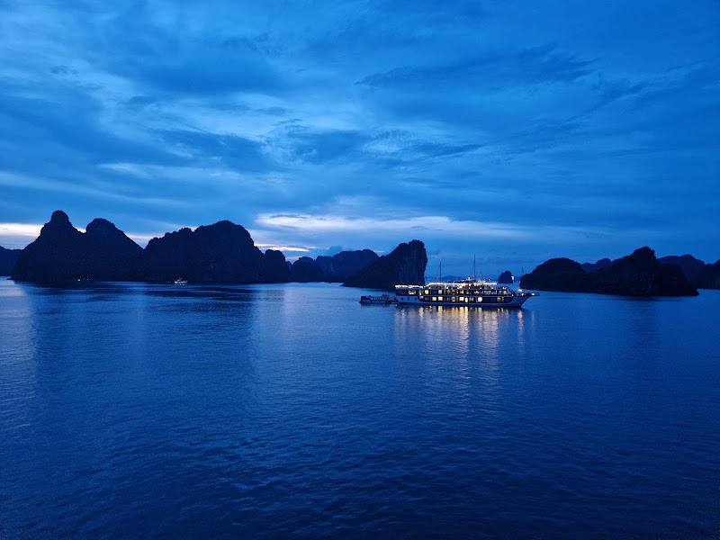 Mon Cheri Cruise Terminal - Mon Cheri Cruise Terminal, WXCJ+CC, Tuan Chau, Quang Ninh, Vietnam