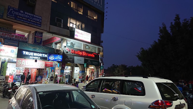 Dwarka Sector-12 Market - Dwarka Sector-12 Market, H2WX+FJH, Pocket 3, Sector 12 Dwarka, Dwarka, Delhi, 110078, India